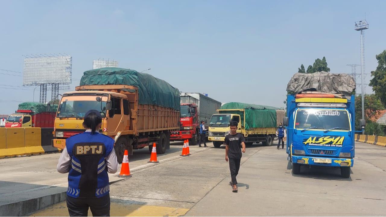 Khawatir Ganggu Ekonomi Jadi Alasan Polisi Tak Berani Sanksi Tegas Truk ODOL