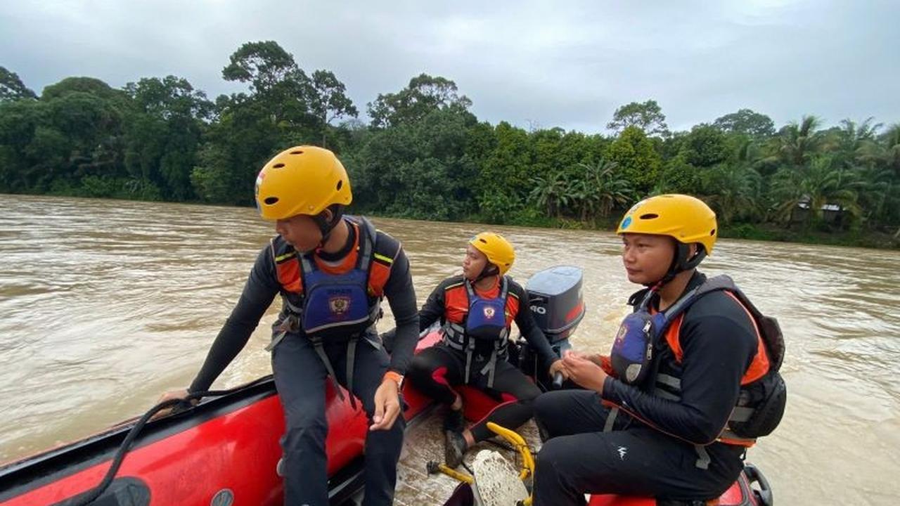 Tim SAR Gabungan Gencarkan Pencarian Remaja Hanyut Jambi di Sungai Batang Merangin