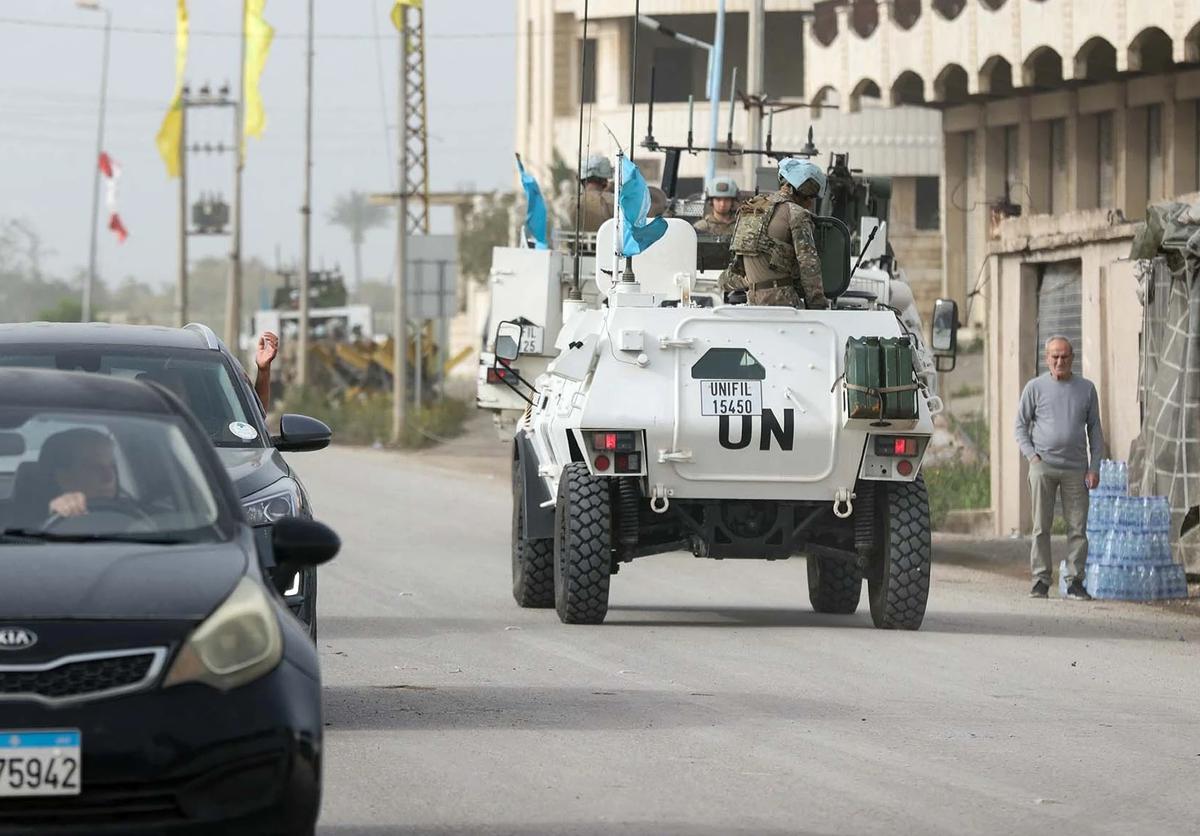 FOTO: Patroli Pasukan UNIFIL  di Tengah Kepulangan Warga Lebanon Selatan