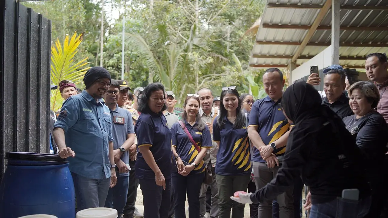 Maybank Integrasikan Misi Keberlanjutan Lewat Jejak Hijau Desa Sanding hingga Carbon Calculator di Maybank Marathon 2025