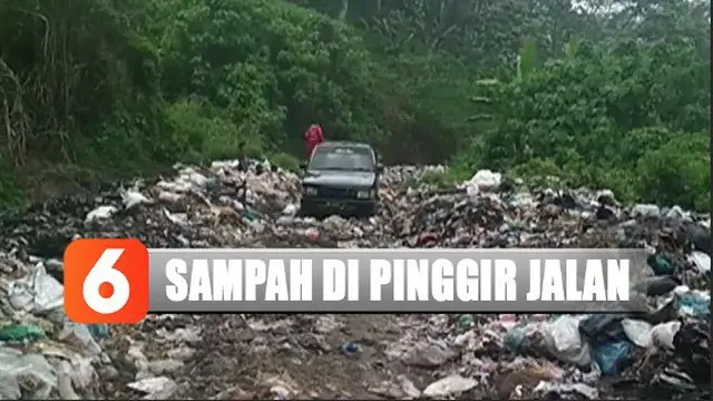 Menurut warga, penumpukan sampah terjadi karena belum adanya sistem pengangkutan sampah yang terintegrasi.