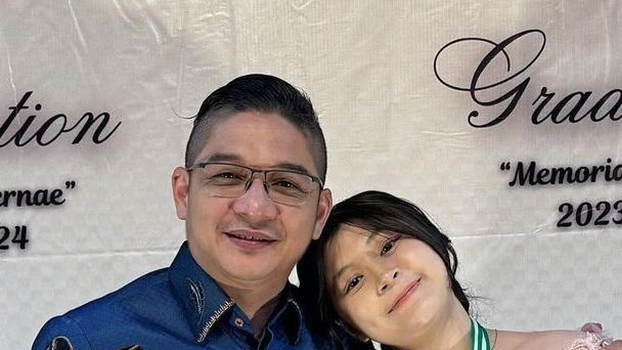 Seperti diketahui, Pasha dan Okie bercerai saat Nasha dalam kandungan sehingga tidak ada foto bersama antara ketiganya.
