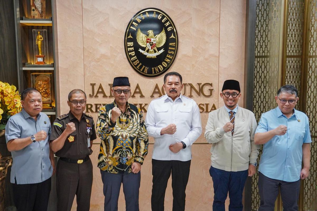 Menteri Haji dan Umroh Temui Jaksa Agung