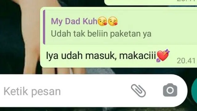 6 Chat Anak Minta Paketan ke Ayah Ini Bikin Senyum