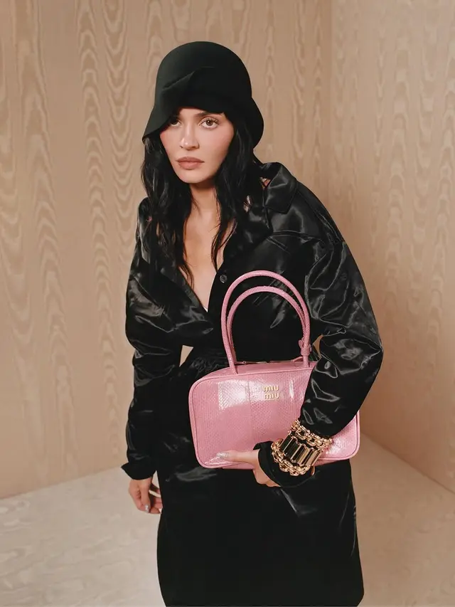 Kylie Jenner Perdana Digandeng Jadi Model Miu Miu, Dikritik Tak Jadi Diri Sendiri