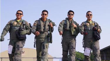 Deva Mahenra Jadi Tni Au Di Serigala Langit News Entertainment Fimela Com