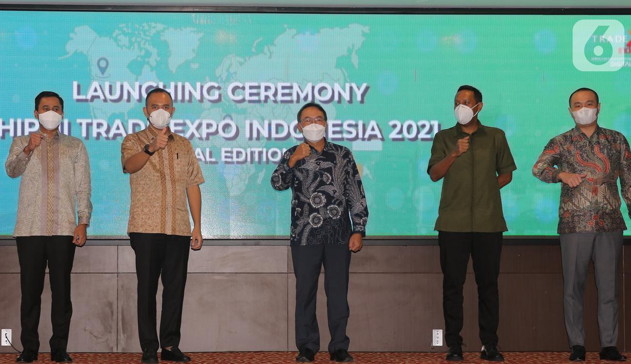 Foto bersama pada pembukaan TEI Digital Edition di Jakarta, Selasa (20/10/2021). TEI Digital Edition ke-36 yang berlangsung mulai 21 Oktober secara online interactive showcase mengusung tema “Reviving Global Trade’. (Liputan6.com/HO/HIPMI)