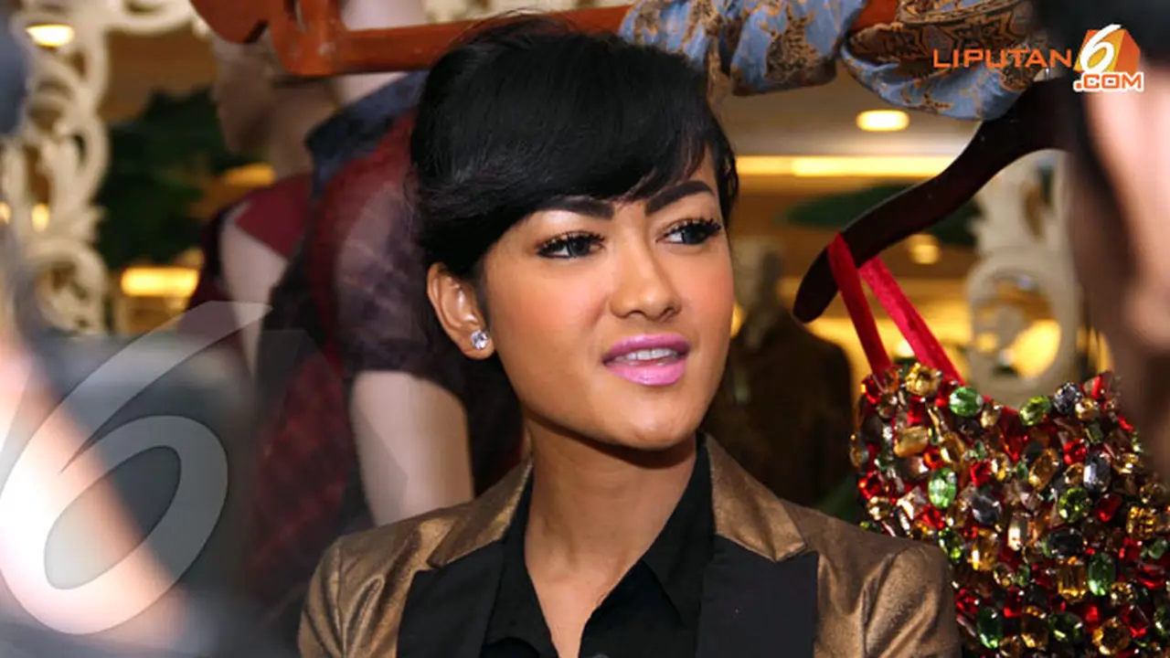 julia-perez-131003b.jpg