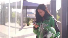 Kecantikannya mampu membuat semua pria yang memandang jadi tak berkedip.