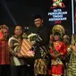 Doni Aditya Saputra dari PEM AKAMIGAS Cepu dan Brelyantika Indra Jesa dari STKS Bandung terpilih menjadi Duta Perguruan Tinggi Kedinasan Tahun 2018 di Balai Sarbini, Jakarta, Rabu