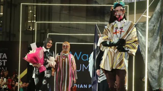 Koleksi modest wear Dian Pelangi di JMFW