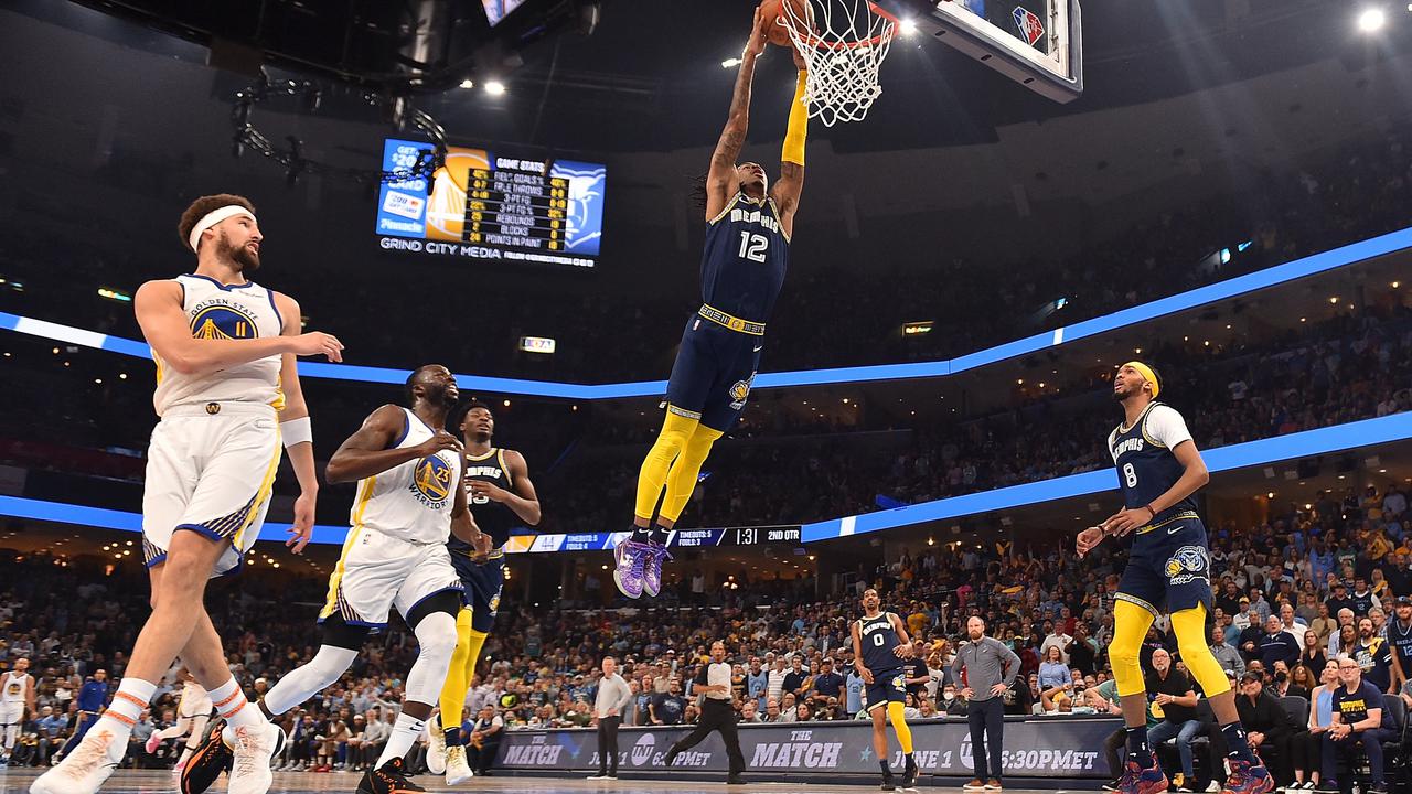 Aksi Ja Morant saat Grizzlies melawan Warriors di play-off NBA