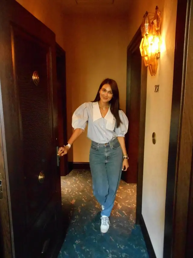 Tampilan Fashionable Luna Maya Rayakan Ulang Tahun di Italia dengan Jinjing Tas Hermes Ratusan Juta