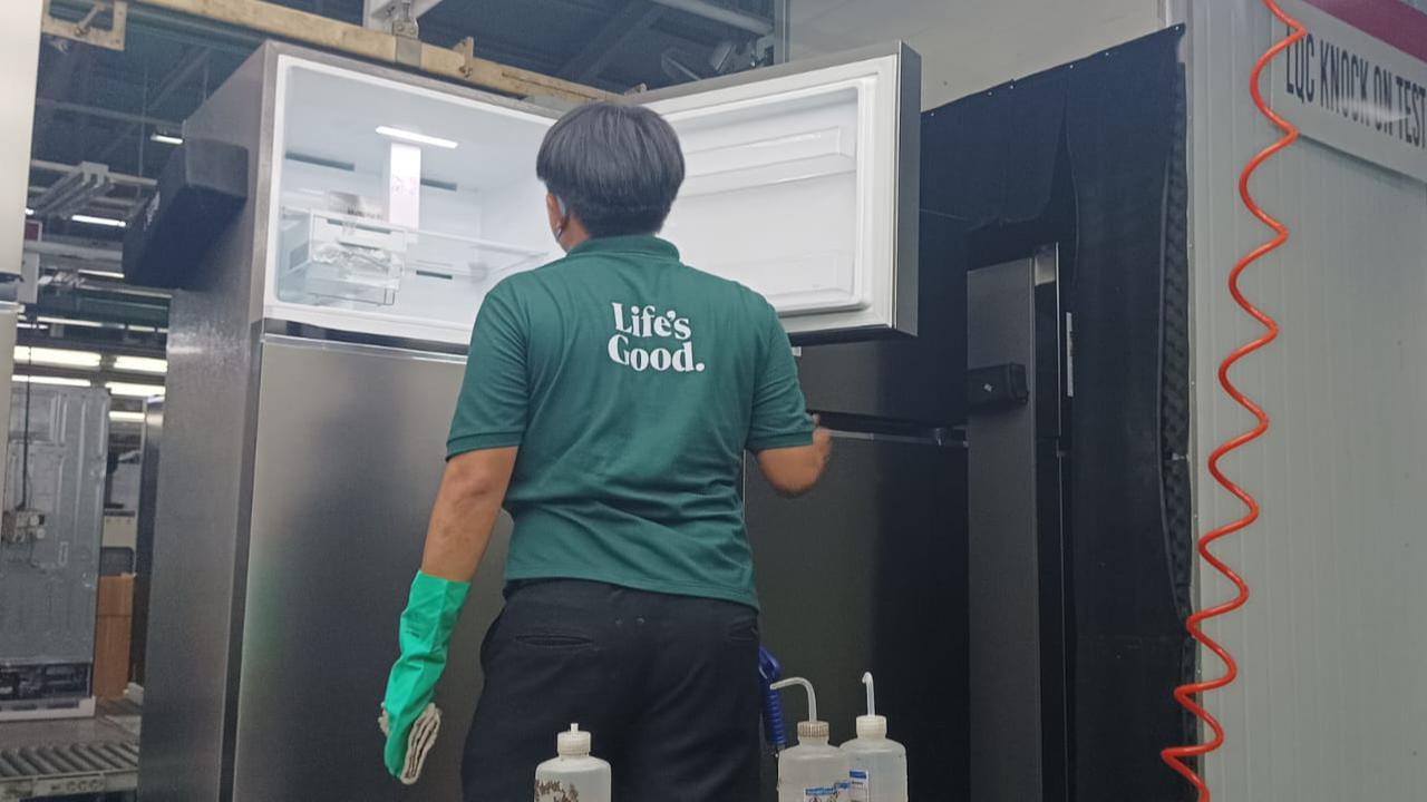 Kulkas LG yang Bisa Diketuk Mulai Diproduksi di Indonesia