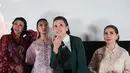 Bakti Budaya Djarum Foundation menghadirkan film pendek Jalan Pulang dalam rangka Hari Kebaya Nasional di Jakarta, Rabu (22/7/2026). Film tersebut mengajak masyarakat memandang kebaya bukan sekadar busana, melainkan simbol budaya yang menyimpan sejarah, identitas, serta kisah tentang rumah, keluarga, dan asal usul. (KLY/Budy Santoso)