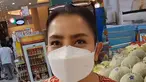 Tak disangka saat berbelanja ke supermarket, Mayangsari melihat tumpukan melon yang dipetik dari kebun miliknya. (Liputan6.com/IG/@mayangsarioffcial)