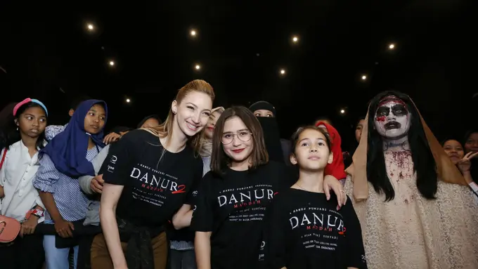 [Bintang] Prilly Latuconsina - Ivana