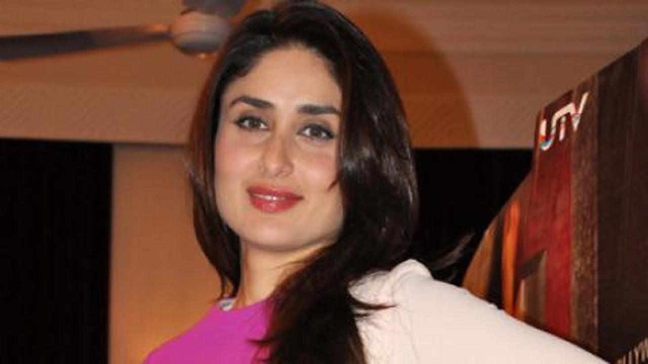 Kareena Kapoor ekspose belahan dada untuk Vogue