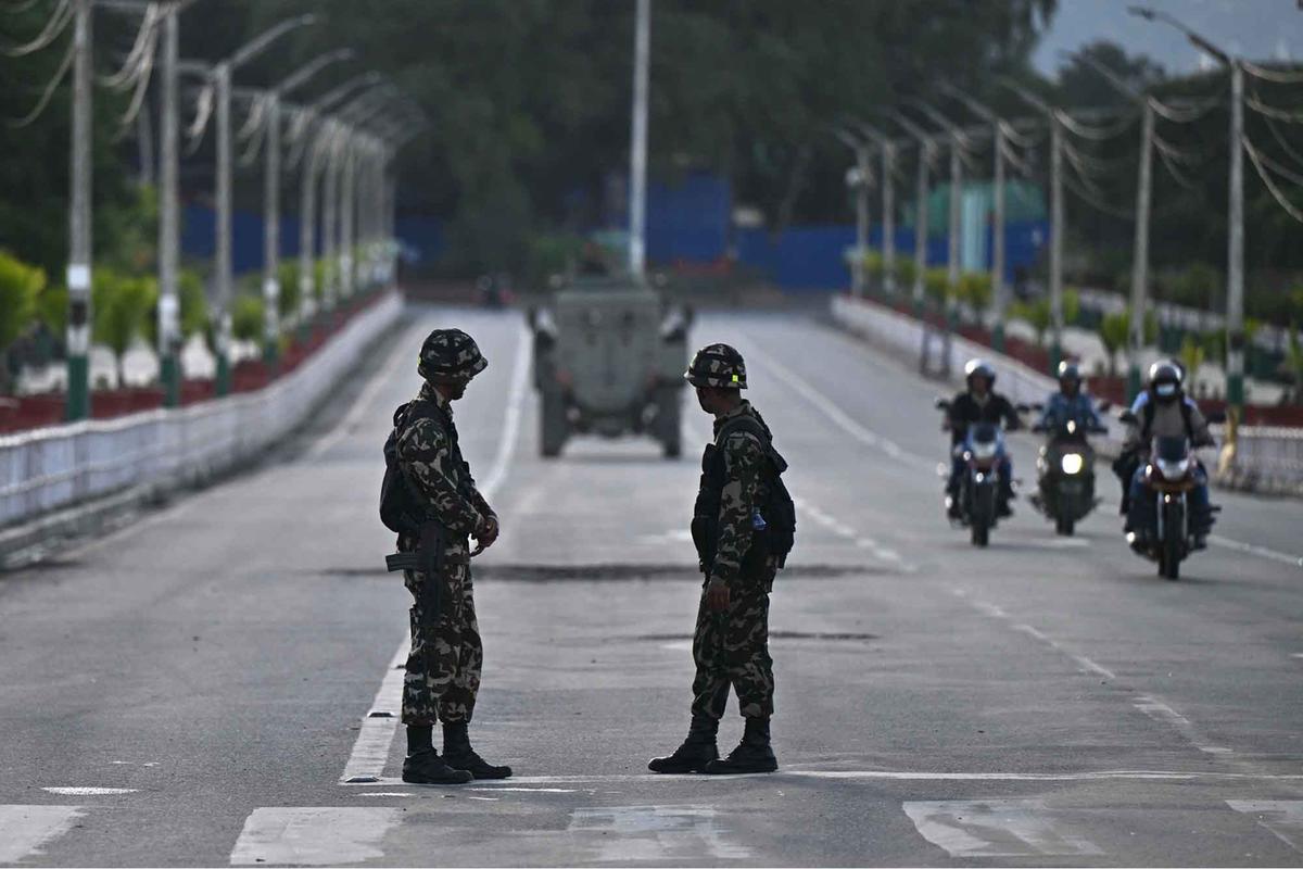 FOTO; Paska Kerusuhan Masif, Militer Nepal Berlakukan Jam Malam Nasional