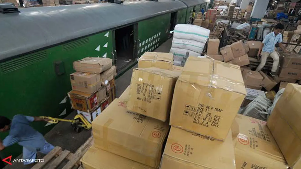 kirim-paket-130806b.jpg