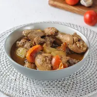 Ilustrasi semur ayam./Copyright shutterstock.com/g/Jamilah+Pratama