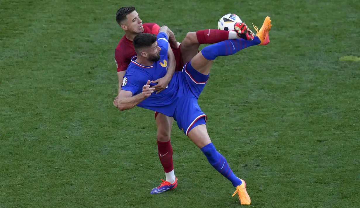 Les Blues memang mendominasi laga tapi The Eagles mampu bermain lepas dan memberikan perlawanan cukup sengit. (AP Photo/Themba Hadebe)
