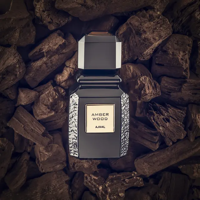 Modernisasi Parfum Oud yang Bangkitkan Kepercayaan Diri dengan Elegan, Dipadukan dengan Aroma Floral yang Memikat