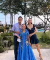 Pasangan Irfan dan Jennifer Bachdim tengah berbahagia. Pasalnya putri sulungnya, Kiyomi baru lulus sekolah dasar di salah satu international school di Bali.