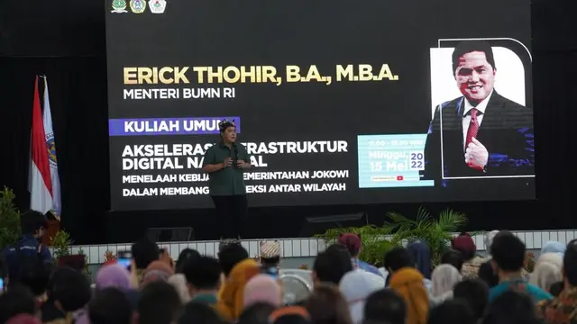 Menteri BUMN Erick Thohir dalam kuliah umum di Universitas PGRI Banyuwangi, Minggu (15/4/2022). (Foto: Erick Thohir)