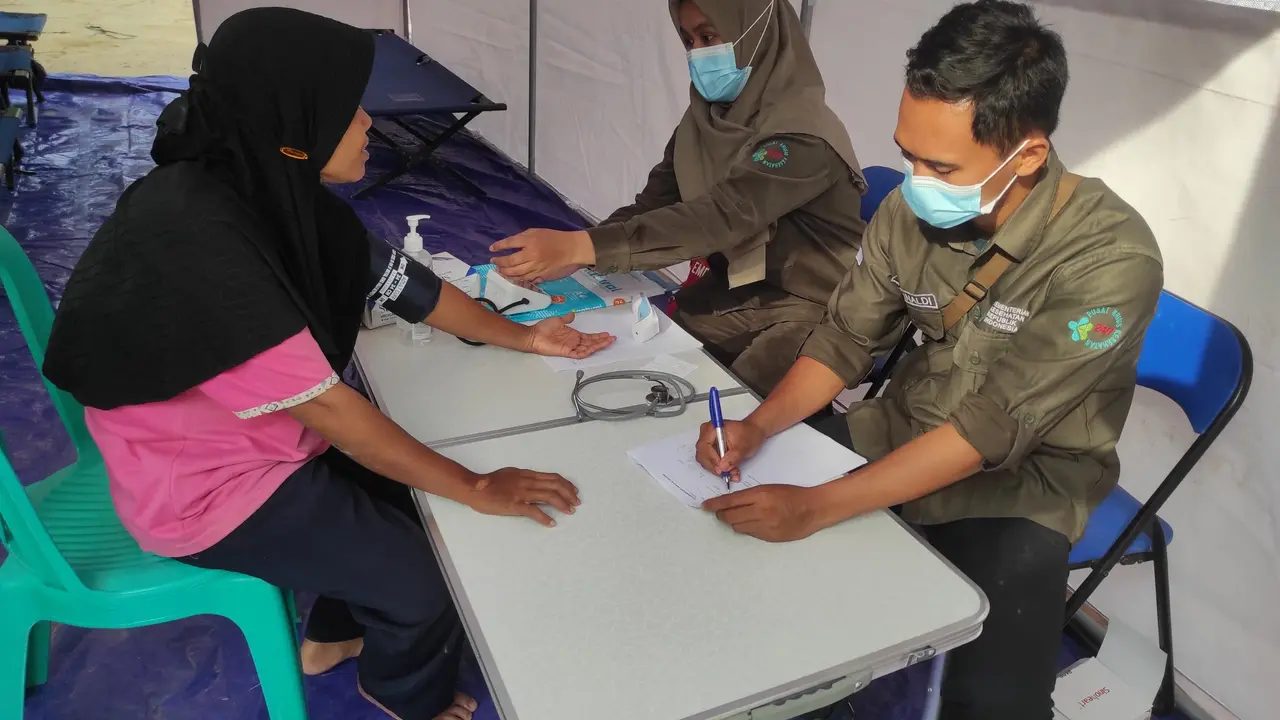 Puluhan Relawan Tenaga Kesehatan Bantu Tangani Banjir dan Longsor di Sumatera Barat (Foto: Sehat Negeriku)