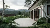 8 Model Teras Tanpa Furnitur Cocok untuk Rumah Kecil 2026, Elegan dan Bikin Betah