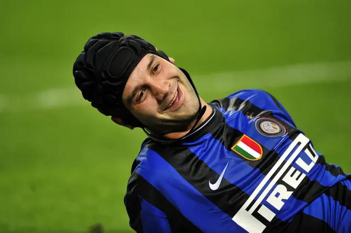 Cristian Chivu Sang Nahkoda Baru Inter Milan: Dari Pemain Legendaris ke Pelatih Muda Berbakat