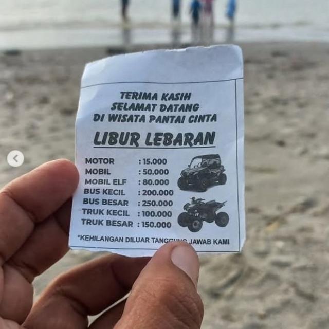 Protes Tarif Parkir di Pantai Cinta Disebut Kemahalan, Warganet Pilih Rebahan di Rumah