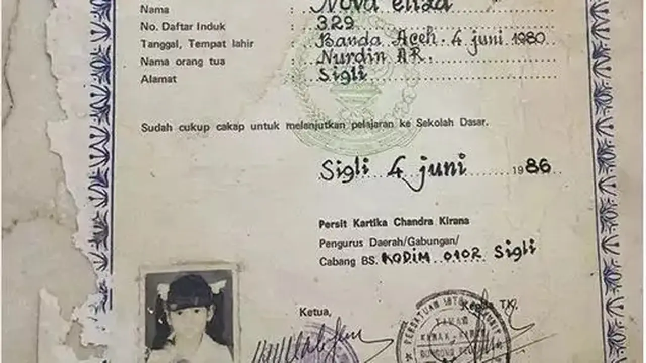 6 Potret Ijazah Masa Sekolah Artis Indonesia, Pasfoto dan Nama Asli Curi Perhatian