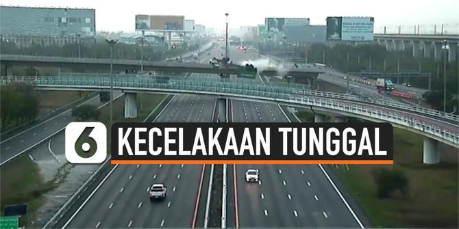 VIDEO: Detik-Detik Truk Kontainer Jatuh dari Tol Layang, Pengemudi Tewas