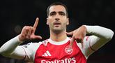 Pemain Arsenal, Mikel Merino melakukan selebrasi setelah mencetak gol ke gawang Brentford dalam laga lanjutan Liga Inggris 2025/2026 di Emirates Stadium, London, Inggris, Rabu (03/12/2025) waktu setempat. (AP Photo/Kirsty Wigglesworth)
