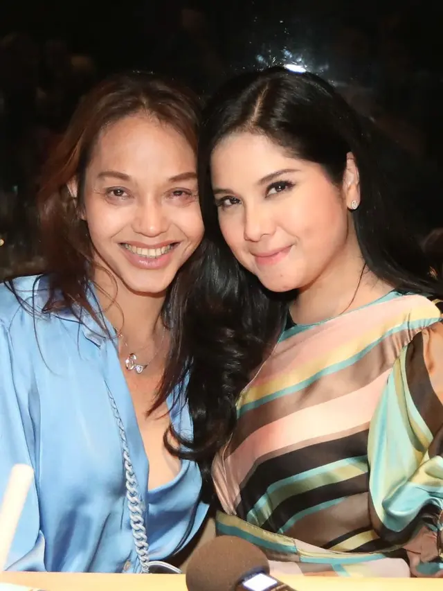 Annisa Pohan dan Bunda Corla. (Foto: Dok. Instagram @annisayudhoyono)