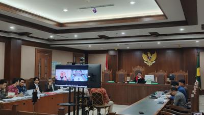 Lodewyk Pusung WA ke Menhan Jelang Penangkapan, Begini Balasannya