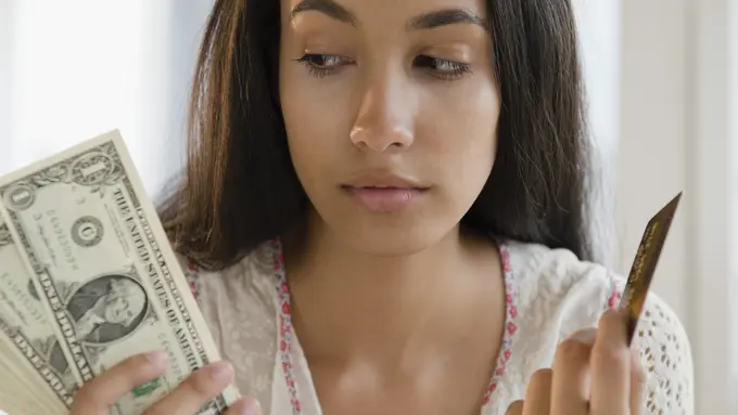 5 Tanda kamu Enggak Bisa Mengatur Keuangan dengan Baik