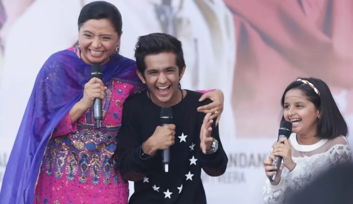 Serial Malaikat Kecil dari India merupakan gabungan pemain dari India dan Indonesia. Para pemeran dari Tanah Air diantaranya, Mike Lucock, Nadila Ernesta, Hermalia Putri, Masayu Anastasia dan Ridho Rhoma. (Bambang E. Ros/Bintang.com)