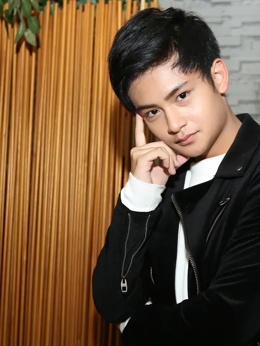 Lagu yang diciptakan musisi dan komposer Ade Govinda itu berada dalam label AFE Record. Berbeda dari lagu-lagu sebelumnya, ia mengaku proses penggarapannya dan promosinya lebih serius. (Bambang E Ros/Bintang.com)