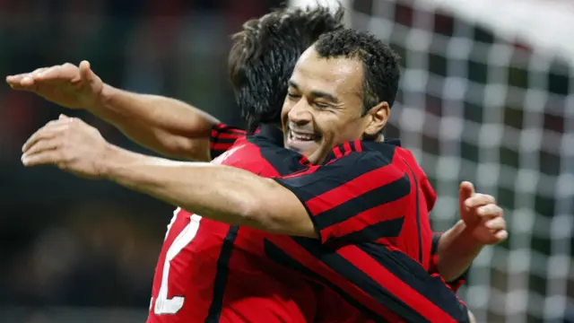 Foto: 4 Pesepak Bola Berprestasi yang Gemar Menebar Senyuman