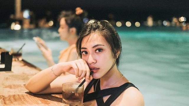 7 Potret Cantik Resiah Lim, Asisten Ashanty yang Putuskan Berhenti