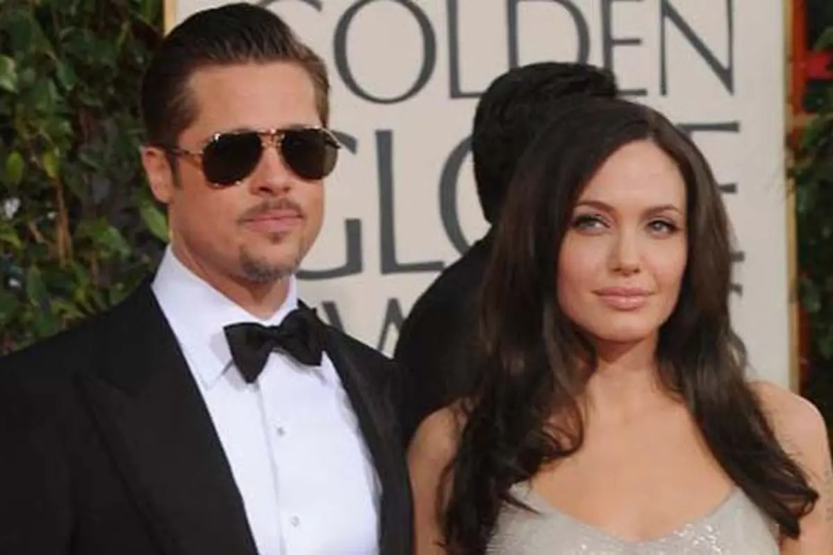 [Bintang] Angelina Jolie-Brad Pitt