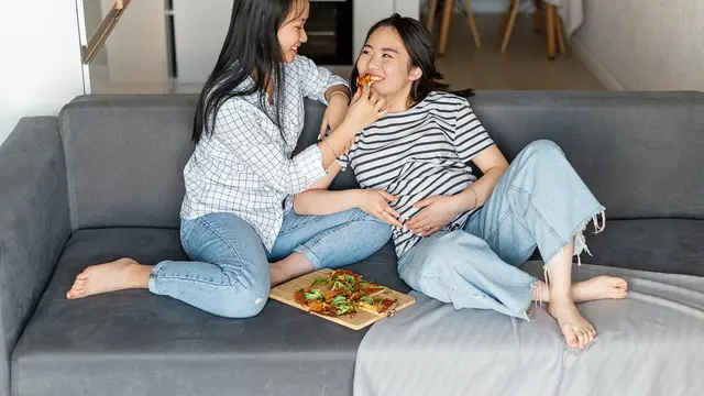 Ibu Hamil Harus Mengonsumsi Makanan untuk Dua Orang