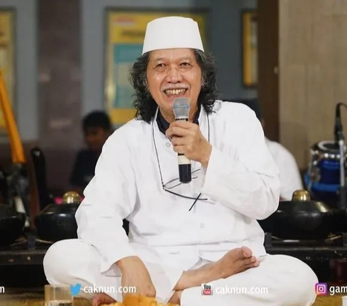 "Adiknya ngabari saya CN (Cak Nun) masuk rumah sakit, terus kemudian saya memantau perkembangannya," ujar Nur Janis.