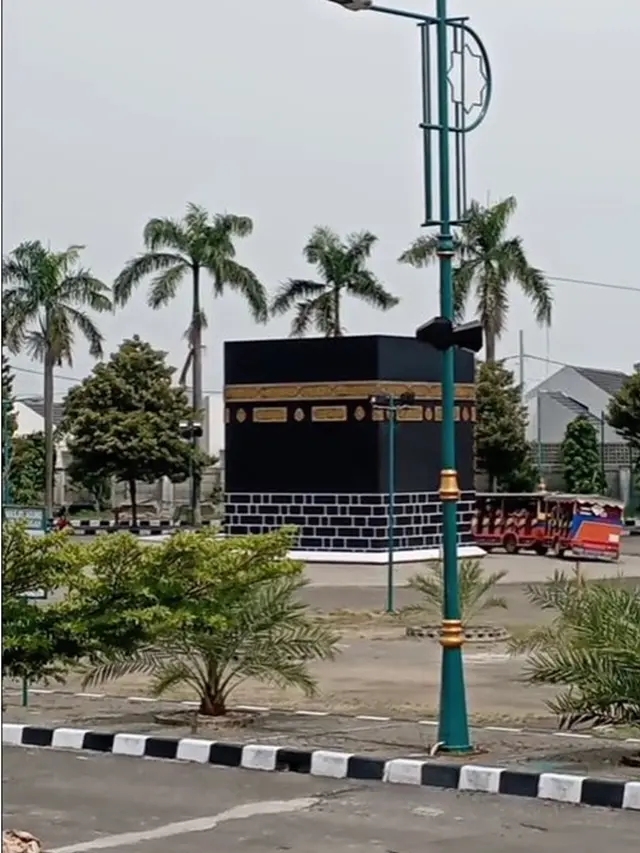 Momen Rombongan Manasik Haji Jalani Tawaf Pakai Odong-Odong, Bikin Heran