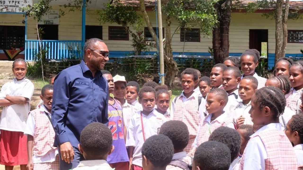 DPR Minta Kepala BGN Baru Fokus Benahi Kualitas Program MBG Papua untuk Indonesia Emas 2045