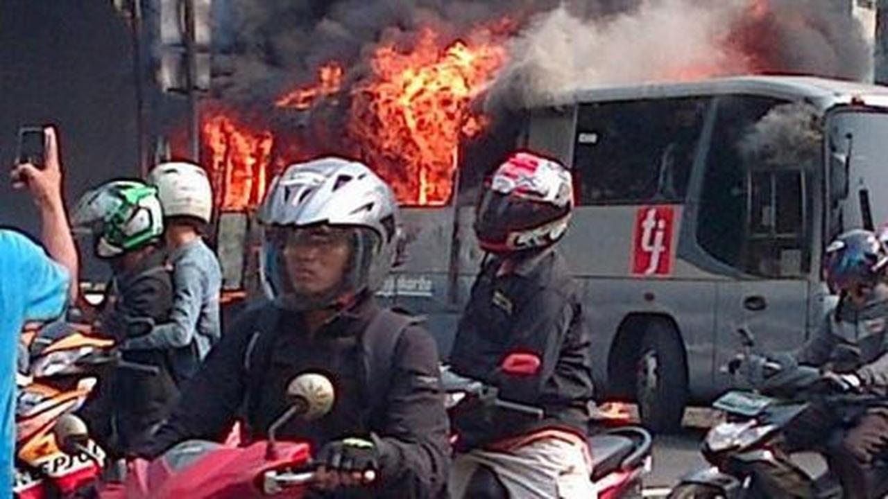 Kerap terlibat kecelakaan, Ahok ancam pecat direksi PT Transjakarta