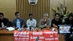Sejumlah aktivis Masyarakat Sipil Antikorupsi menyikapi keputusan Presiden Jokowi terkait calon Kapolri dan Plt. pimpinan KPK, Jakarta, Kamis (19/2/2015). Dalam pernyataannya mereka menyampaikan lembaga KPK masih gawat darurat. (Liputan6.com/Johan Tallo)